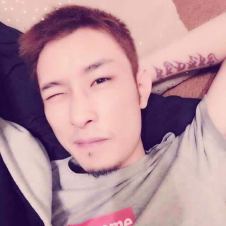 难得拥抱的第一张照片--衡阳相亲服务中心