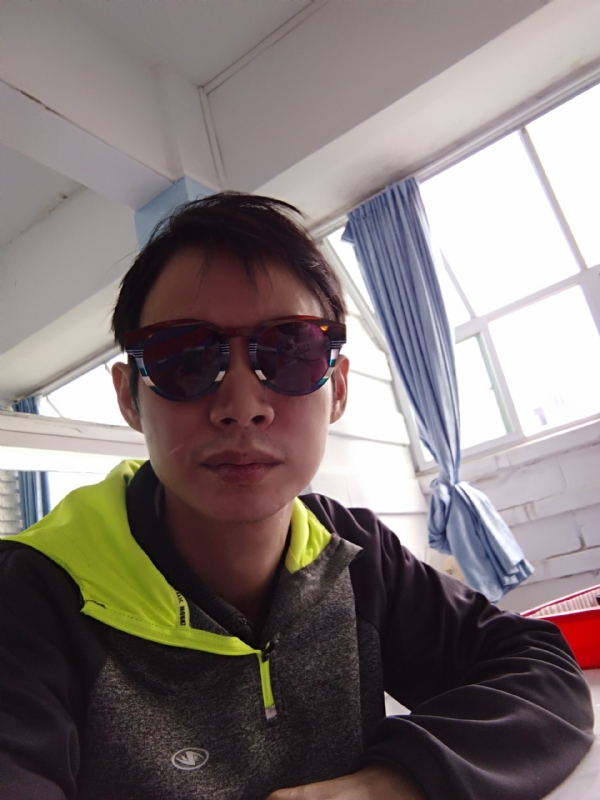 五华移民男的第一张照片--衡阳相亲服务中心