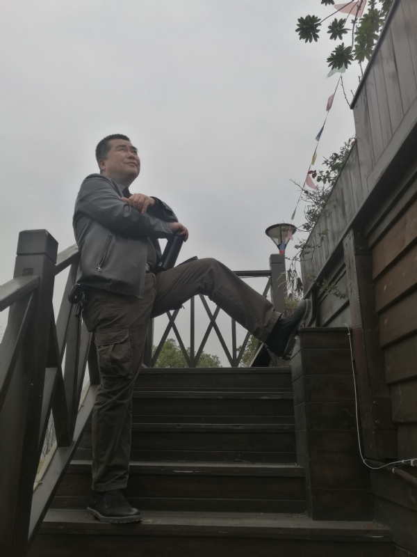 孤单背影的第一张照片--衡阳相亲服务中心