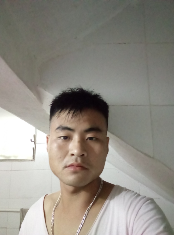 落叶知秋的第一张照片--衡阳相亲服务中心