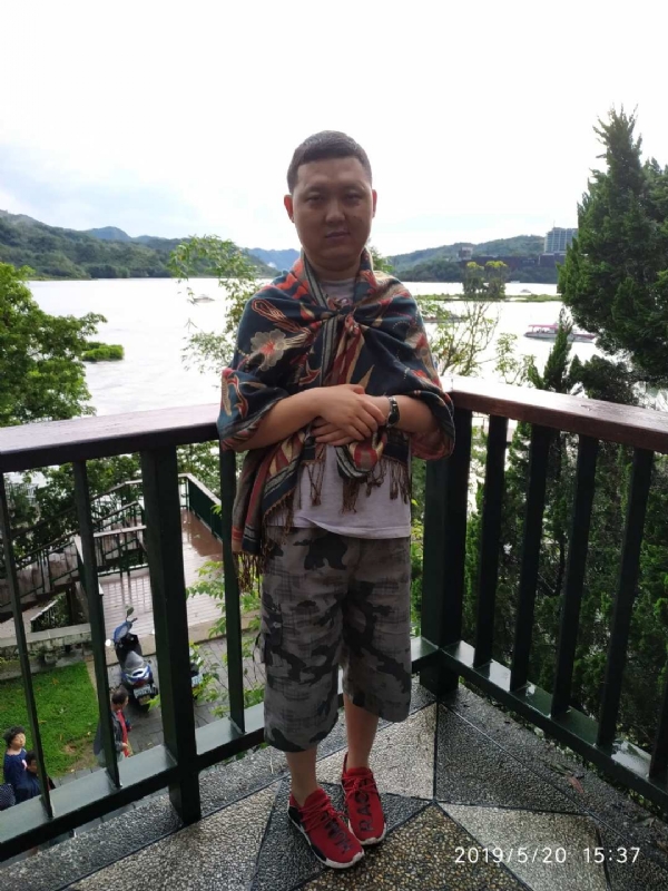爱情里的俩个人的第一张照片--衡阳相亲服务中心