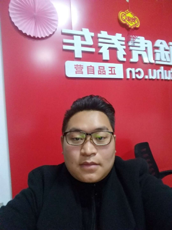 向上倾斜45度的第一张照片--衡阳相亲服务中心