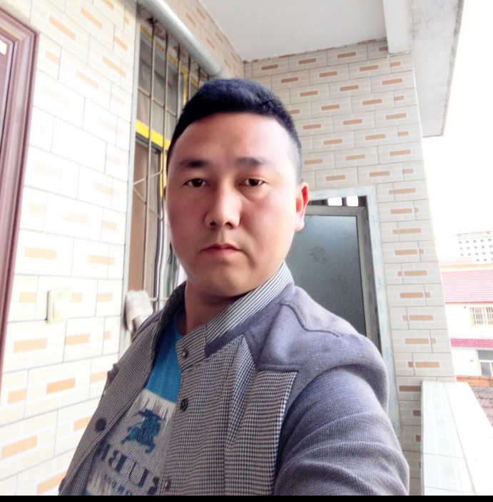 帅帅的大叔的第一张照片--衡阳相亲服务中心