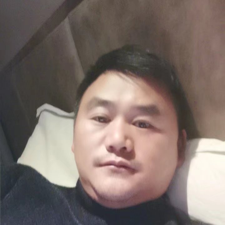 奔跑的第四张照片--衡阳相亲服务中心